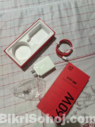 Oneplus 160w supervooc charger